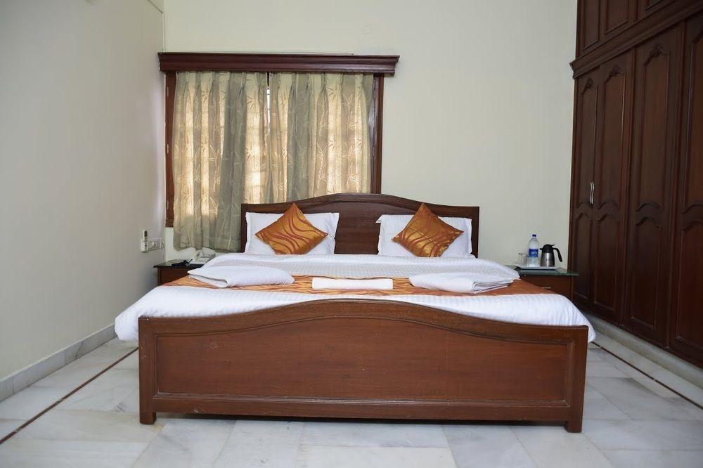 Alpine Glow Residency Crest Hotel Hyderabad Exterior photo